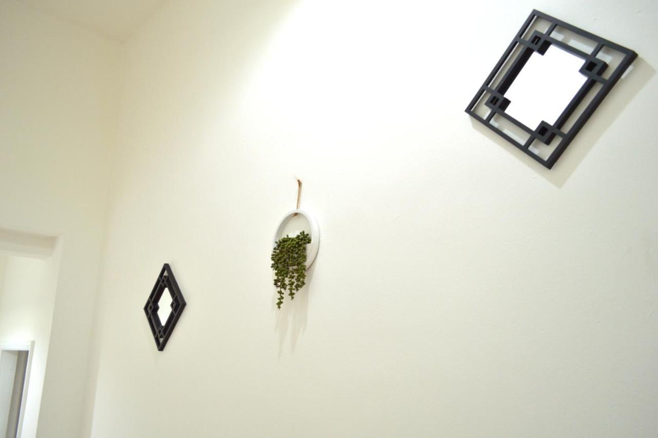 Beautiful Two-Bed Apartment With Driveway Parking Nottingham Esterno foto